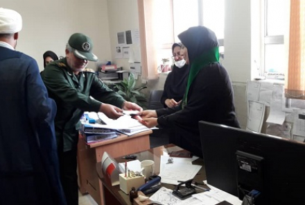 تقدیر از پرسنل شبکه بهداشت و درمان شهرستان دهاقان با حضور جناب سرهنگ یعقوبی فرماندهی محترم ناحیه مقاومت  سپاه و حاج آقا اسماعیلی امام جمعه موقت شهرستان به مناسبت هفته عفاف و حجاب