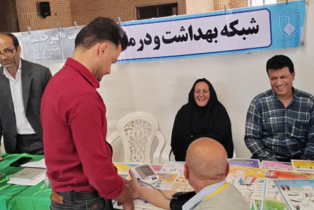 میز خدمت ر هفته دولت با حضور مدیر محترم شبکه بهداشت و درمان - نماز جمعه - شریور 1404